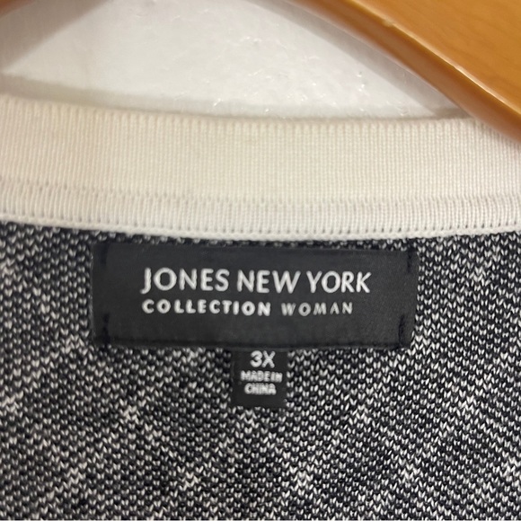 Jones New York Collection Women’s Botton Down Sweater Size: 3X - Picture 5 of 5